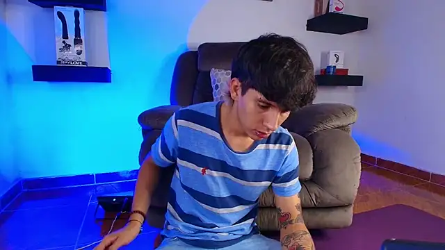 Snapshot of JacoboSwam chatting on 02.04.25 JacoboSwam online show from 02.04.25