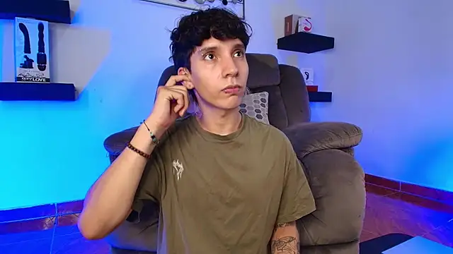 Snapshot of JacoboSwam chatting on 02.13.25 JacoboSwam online show from 02.13.25