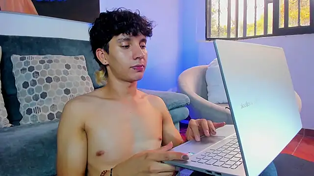 Snapshot of JacoboSwam chatting on 02.17.25 JacoboSwam online show from 02.17.25