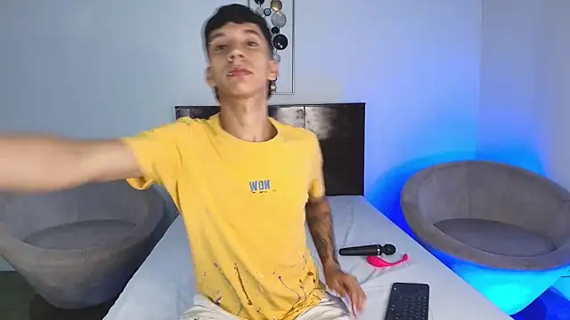 Snapshot of JacoboSwam chatting on 03.06.25 JacoboSwam online show from 03.06.25