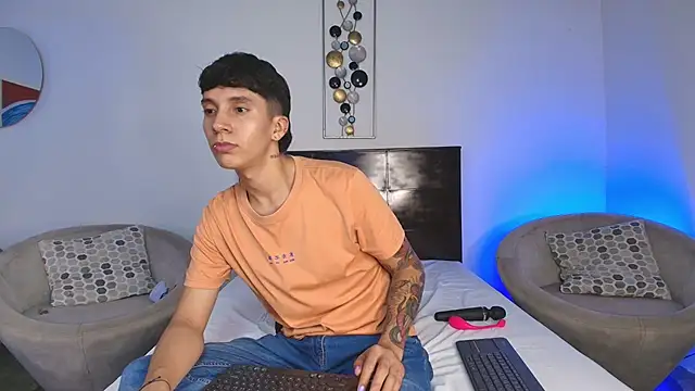 Snapshot of JacoboSwam chatting on 03.12.25 JacoboSwam online show from 03.12.25