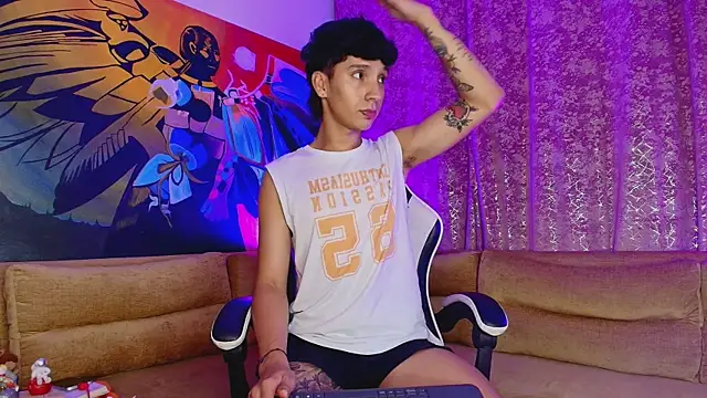 Snapshot of JacoboSwam chatting on 10.13.25 JacoboSwam online show from 10.13.25