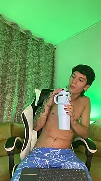 Snapshot of JacoboSwam chatting on 11.12.25 JacoboSwam online show from 11.12.25