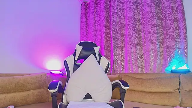 Snapshot of JacoboSwam chatting on 12.22.25 JacoboSwam online show from 12.22.25