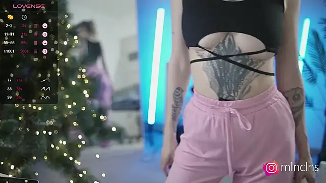 Snapshot of melanielwithu chatting on 12.16.24 melanielwithu online show from 12.16.24