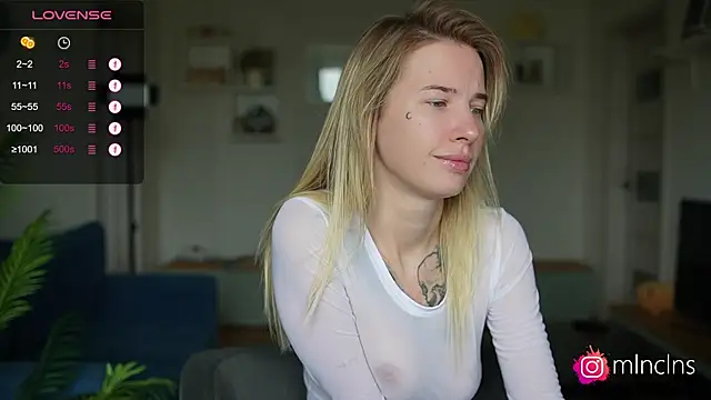 Snapshot of melanielwithu chatting on 09.22.25 melanielwithu online show from 09.22.25