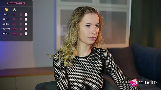 Snapshot of melanielwithu chatting on 11.06.25 melanielwithu online show from 11.06.25