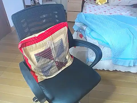 Snapshot of Makemypussysquirt-tsunami chatting on 09.29.25 Makemypussysquirt-tsunami online show from 09.29.25