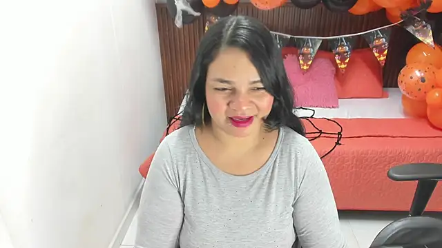 Cloe 35 online show from 10.22.25