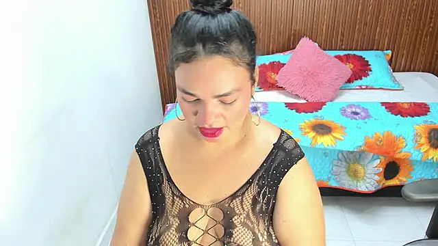 Snapshot of Cloe_35 chatting on 05.18.26 Cloe 35 online show from 05.18.26