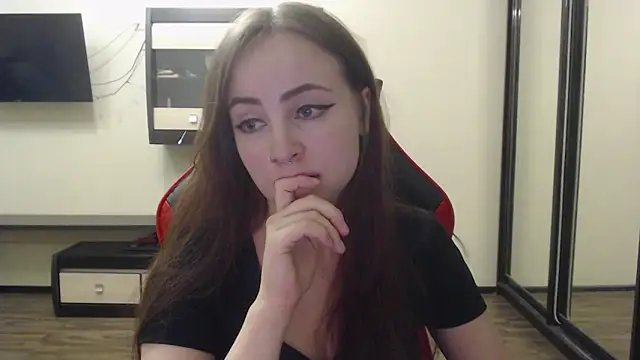 Laralianna online show from 12.24.24