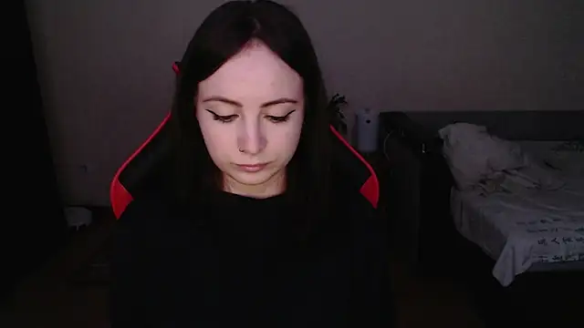 Laralianna online show from 11.10.25