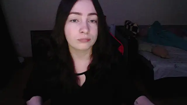 Snapshot of Laralianna chatting on 03.04.26 Laralianna online show from 03.04.26