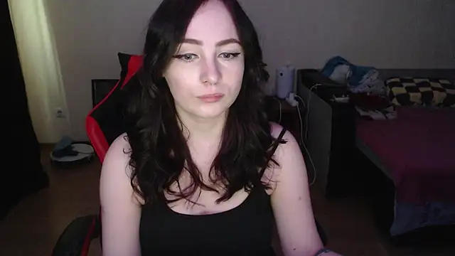 Snapshot of Laralianna chatting on 03.19.26 Laralianna online show from 03.19.26