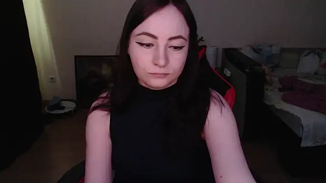 Snapshot of Laralianna chatting on 03.26.26 Laralianna online show from 03.26.26