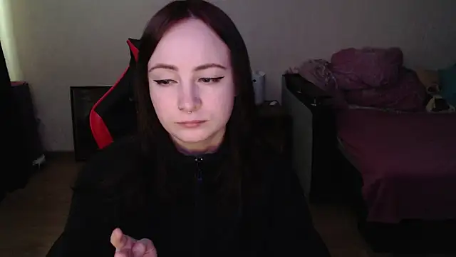 Laralianna online show from 04.30.26