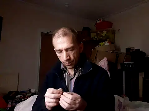 Snapshot of theSmallest-dick chatting on 12.17.24 theSmallest-dick online show from 12.17.24