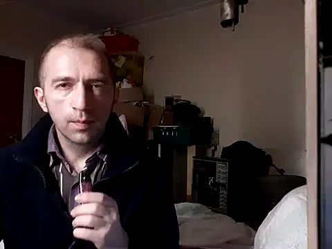 Snapshot of theSmallest-dick chatting on 12.17.24 theSmallest-dick online show from 12.17.24