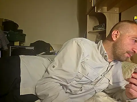 Snapshot of theSmallest-dick chatting on 10.01.25 theSmallest-dick online show from 10.01.25