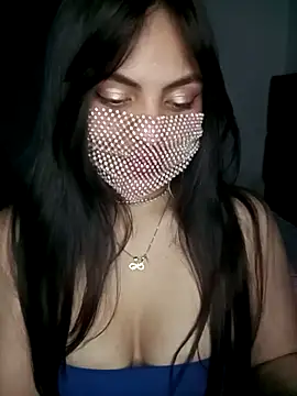 Snapshot of darika__ chatting on 10.15.25 darika online show from 10.15.25