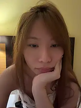 Snapshot of Luna520 chatting on 07.17.26 Luna520 online show from 07.17.26