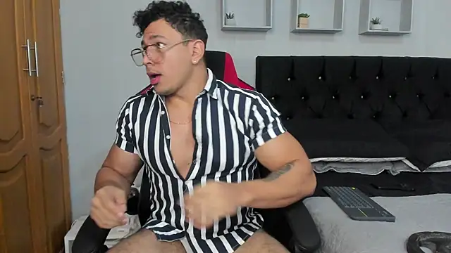 tyler hank01 online show from 12.04.25