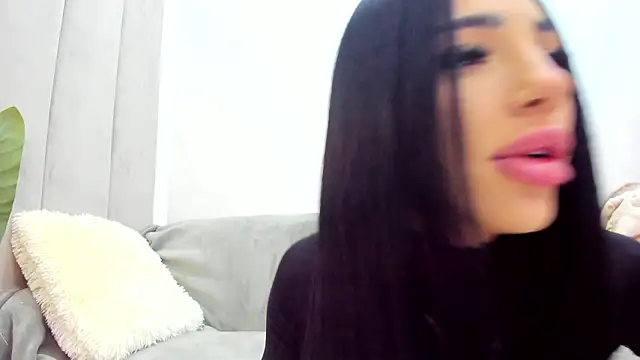 Britney Charm  online show from 02.21.26