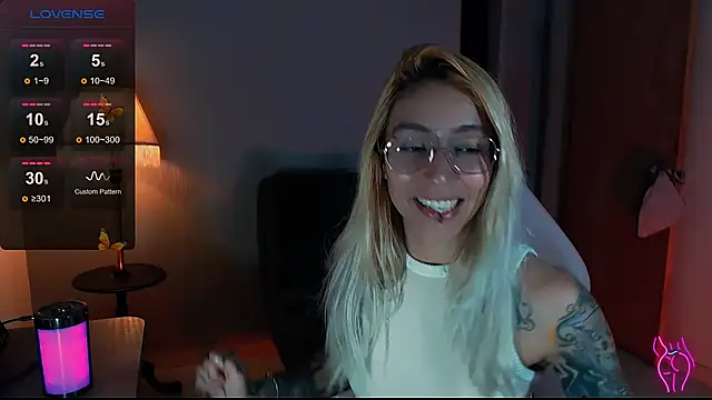 Saucy Jenn online show from 12.08.24