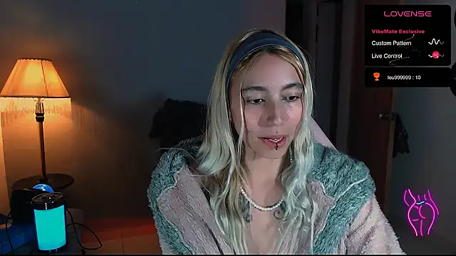 Saucy Jenn online show from 12.29.24