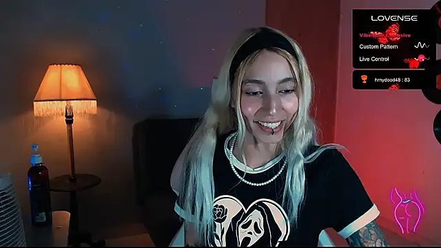 Saucy Jenn online show from 01.10.25