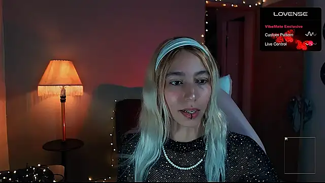 Saucy Jenn online show from 01.12.25