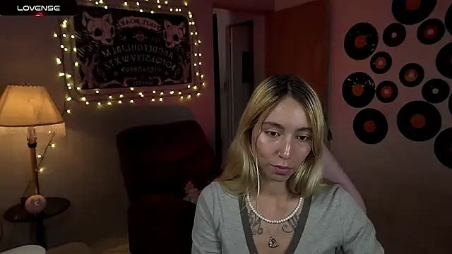 Saucy Jenn online show from 03.16.25