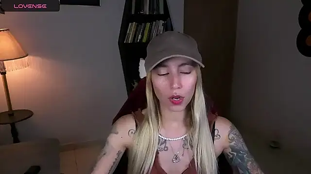 Saucy Jenn online show from 10.26.25