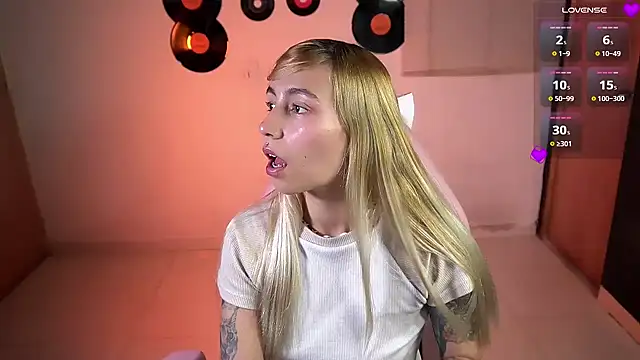 Saucy Jenn online show from 03.20.26