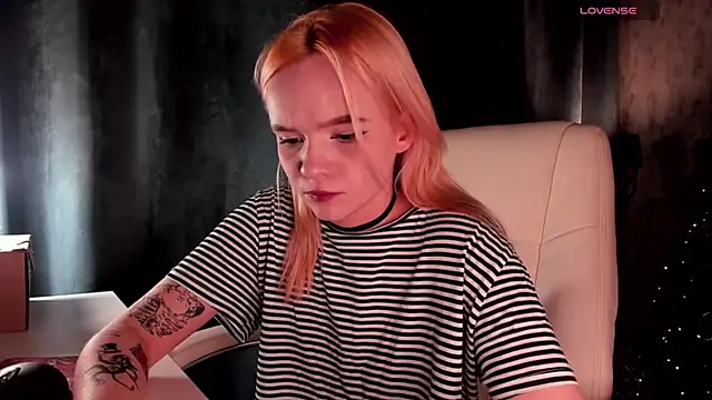 SarahRomantic online show from 12.24.24