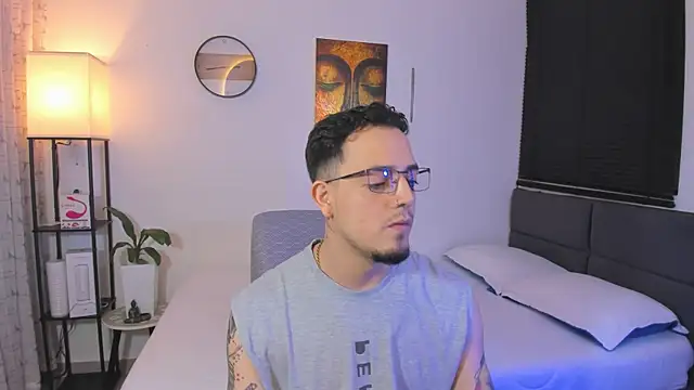Snapshot of alejandro_calderon1 chatting on 06.18.26 alejandro calderon1 online show from 06.18.26