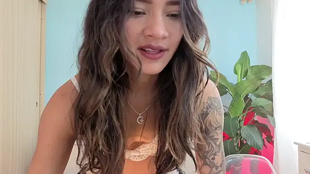 Snapshot of melisa_es chatting on 11.14.25 melisa es online show from 11.14.25