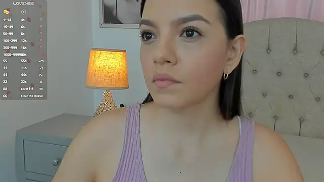 Snapshot of Beautyari_ chatting on 11.11.25 Beautyari online show from 11.11.25