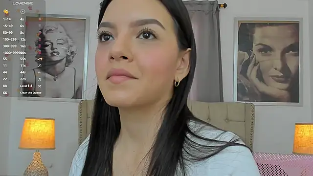 Snapshot of Beautyari_ chatting on 11.14.25 Beautyari online show from 11.14.25