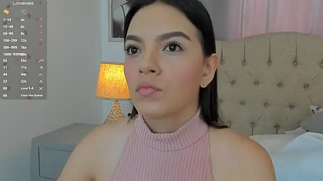 Snapshot of Beautyari_ chatting on 11.29.25 Beautyari online show from 11.29.25