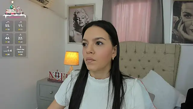 Snapshot of Beautyari_ chatting on 12.19.25 Beautyari online show from 12.19.25