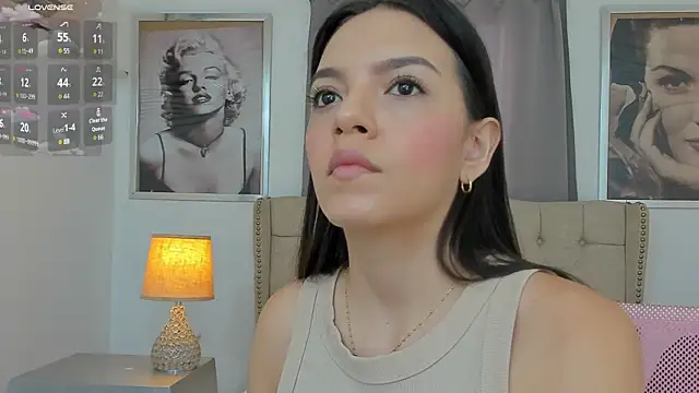 Snapshot of Beautyari_ chatting on 03.04.26 Beautyari online show from 03.04.26