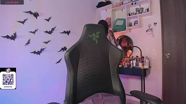 Snapshot of damnliciousss chatting on 11.14.25 damnliciousss online show from 11.14.25