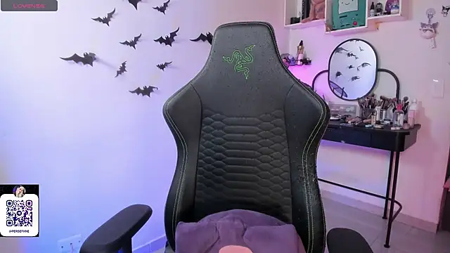 Snapshot of damnliciousss chatting on 01.10.26 damnliciousss online show from 01.10.26