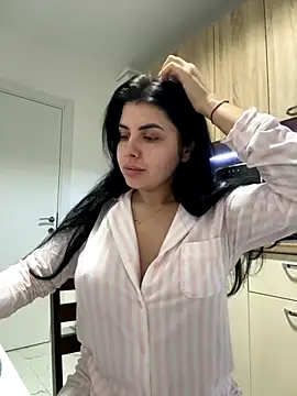 Snapshot of Scarlett-Dream chatting on 12.15.25 Scarlett-Dream online show from 12.15.25