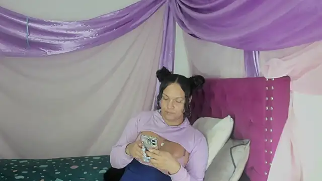 Snapshot of sirenadirtysexxx chatting on 10.28.25 sirenadirtysexxx online show from 10.28.25