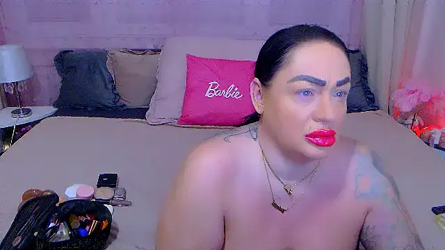 BustyVicky online show from 10.18.25