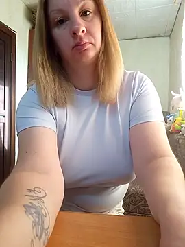 Snapshot of BustyBlond chatting on 07.06.26 BustyBlond online show from 07.06.26