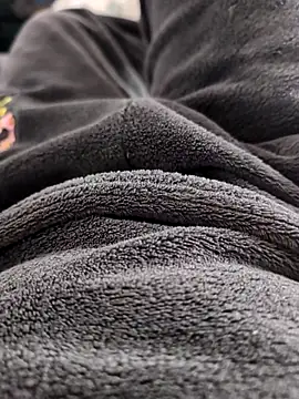 Snapshot of Elixire1 chatting on 10.21.25 Elixire1 online show from 10.21.25