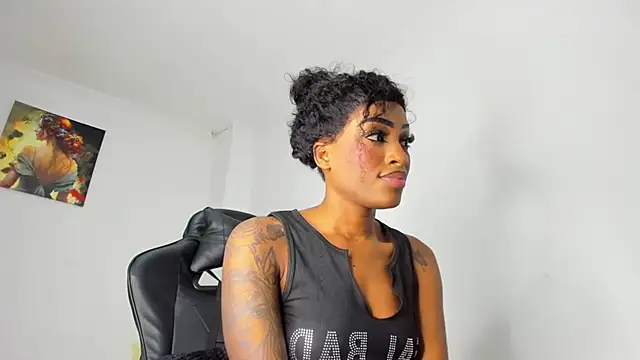 Snapshot of Emattaylor chatting on 01.05.25 Emattaylor online show from 01.05.25